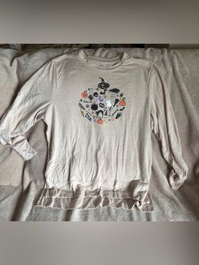 Celebrate Halloween Women’s Graphic Long Sleeve Top Beige 2XL
